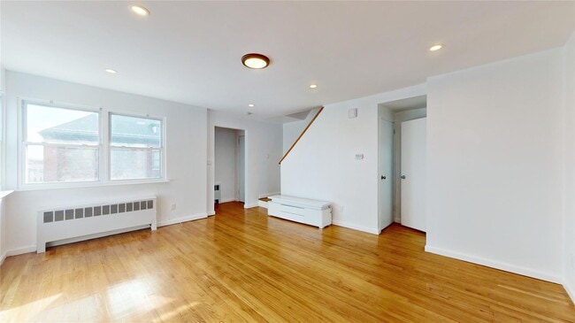 Building Photo - 37 Waring Pl