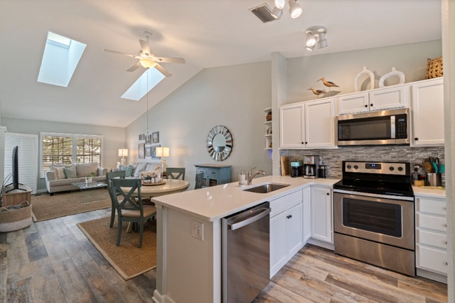 Building Photo - 12321 Sun Vista Ct W