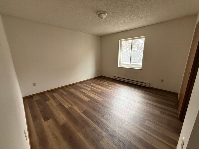 Building Photo - 319 1st St NW