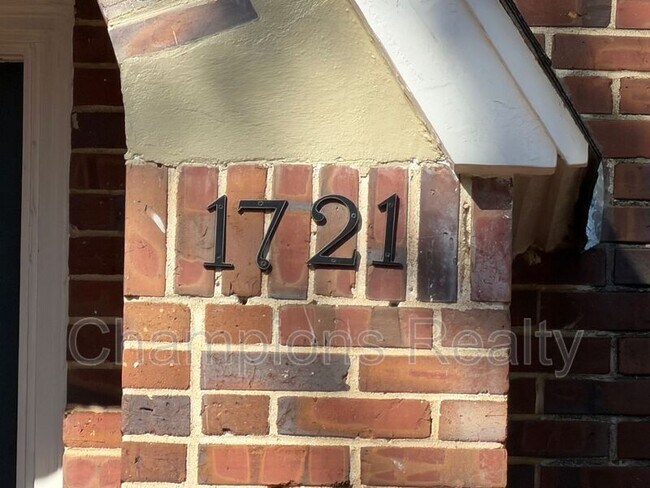 Foto del edificio - 1721 St Elmo Dr