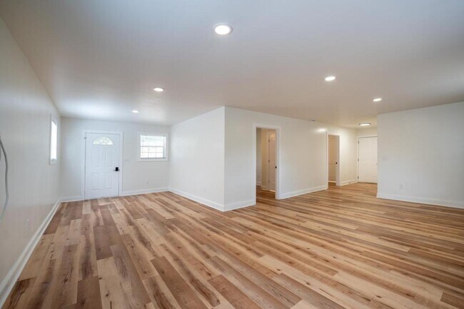 Foto del edificio - 1150 Lake City Hwy