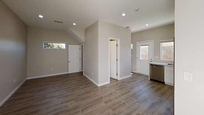 Building Photo - 4BD/2BA with a Balcony! (Lease out, pending signatures. Check back in a few days!)