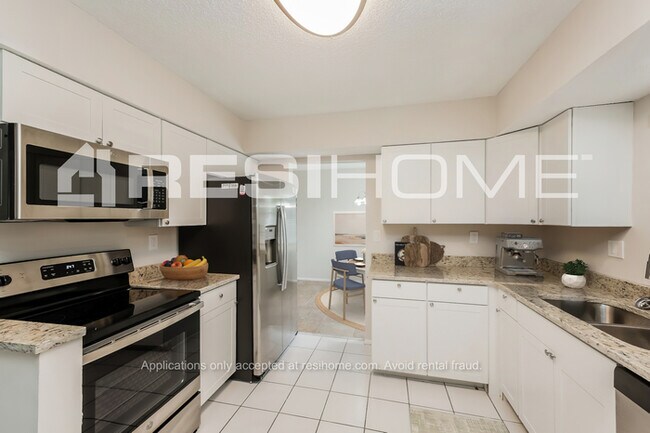 Building Photo - 814 Plum Tree Ln