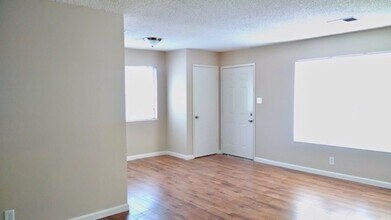 Building Photo - 2112 L St