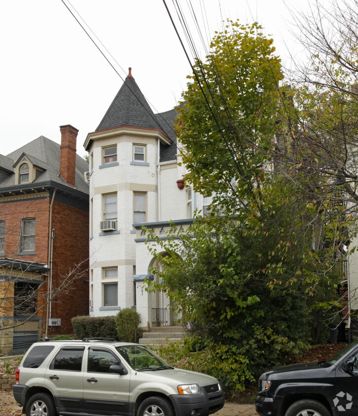 Building Photo - 332 Stratford Ave
