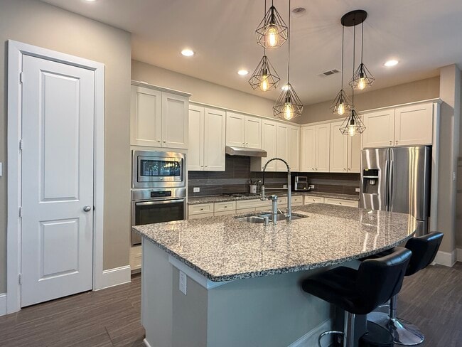 Foto del edificio - 8809 Ashbloom Ln