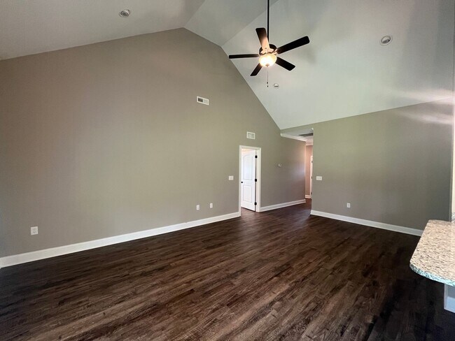 Foto del edificio - Stunning 3 Bed, 2 Bath Home in South Warre...