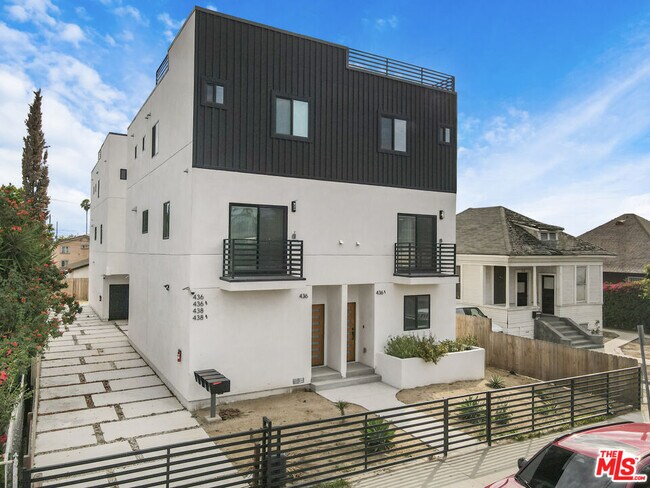 Foto del edificio - 438 E 28th St