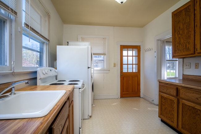 Foto del edificio - 445 S Broad St