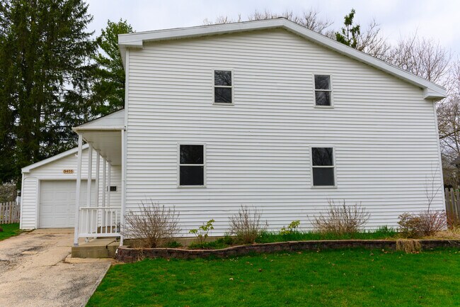 Foto del edificio - 3405 Woodland Cir N