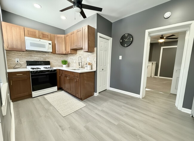 Building Photo - 347 Kerlin St