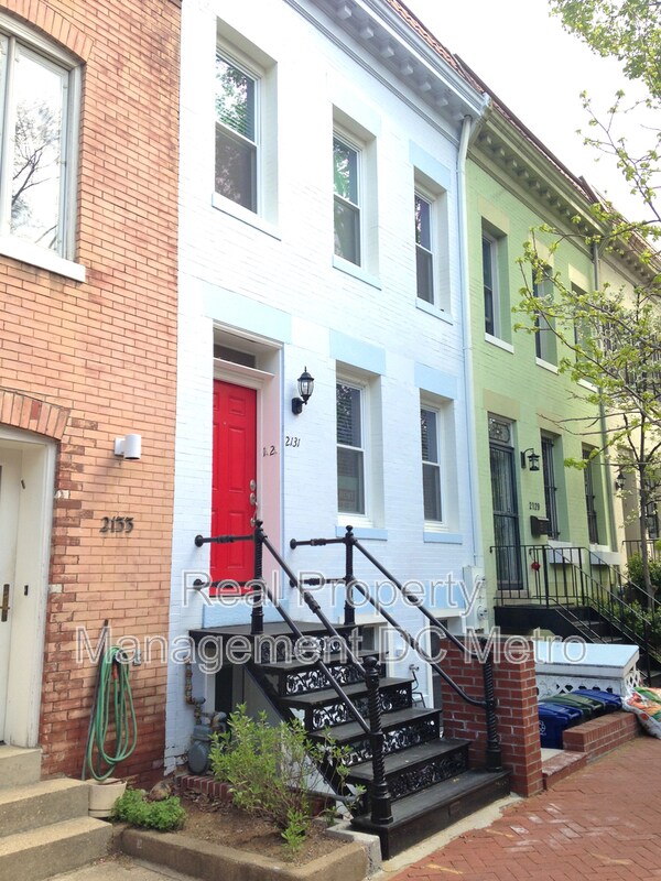 Building Photo - 2131 Newport Pl NW
