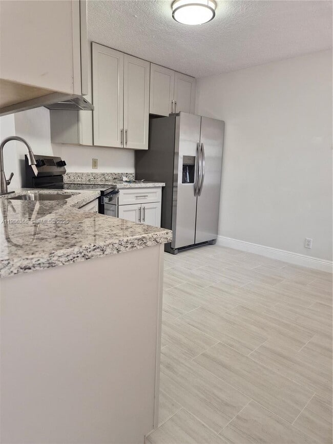 Foto del edificio - 17316 NW 63rd Ave