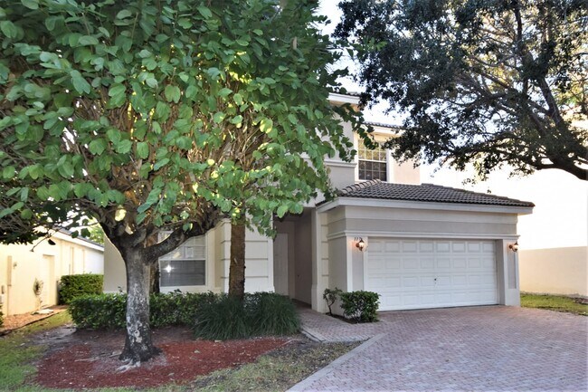 Building Photo - 117 Palm Cir