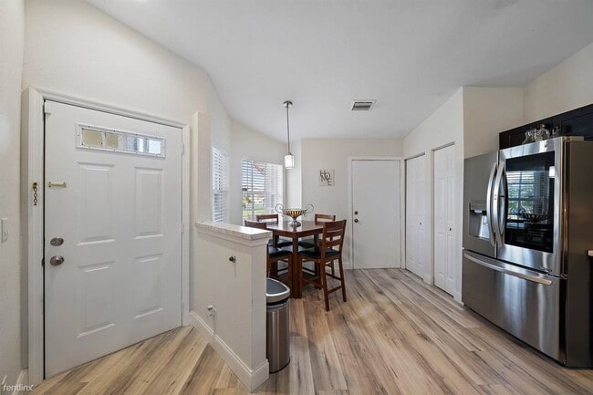 Building Photo - 2 br, 2 bath House - 8064 Summer Shores Dr