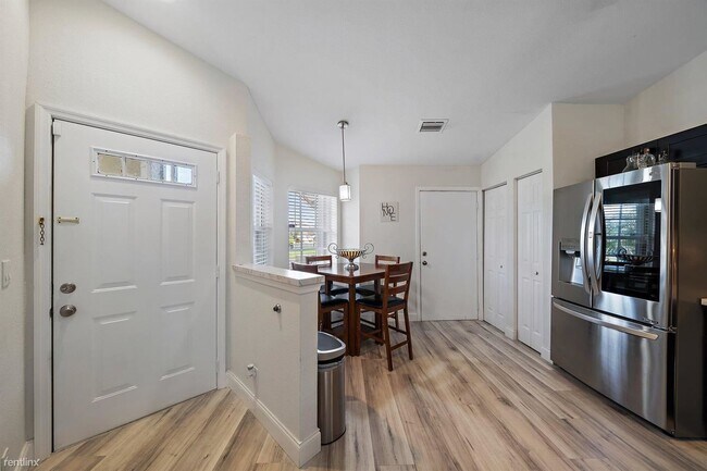 Foto del edificio - 2 br, 2 bath House - 8064 Summer Shores Dr