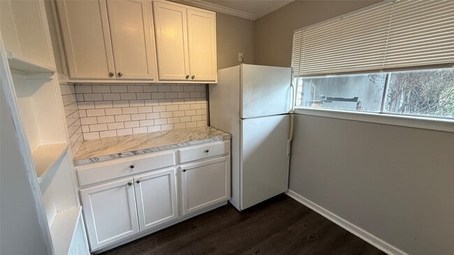 Building Photo - 1660 Richmond Ave.