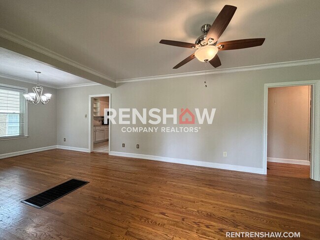 Building Photo - 3781 Kenwood Ave