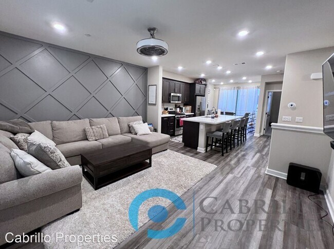 Foto del edificio - 3 br, 3.5 bath House - 1840 Mint Ter #3