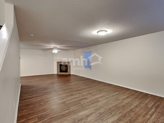 Foto del edificio - 1211 N Cambrick Drive