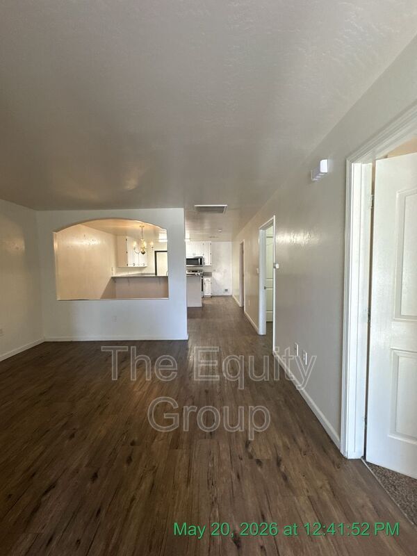 Foto del edificio - 407 N Park St