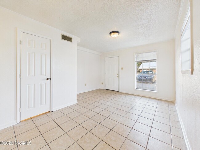 Foto del edificio - 225 Ryder Dr