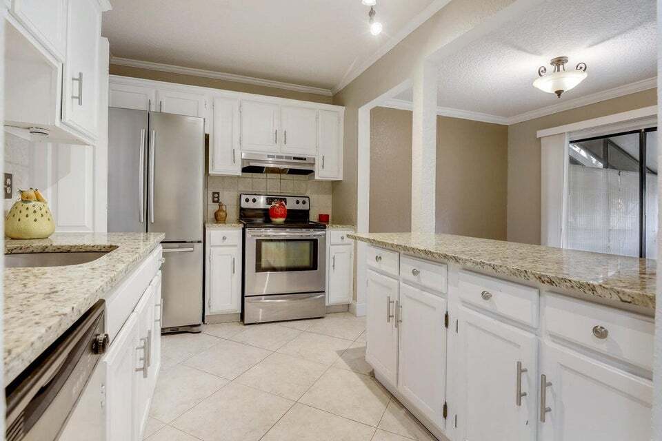 Foto principal - 7200 NW 2nd Ave