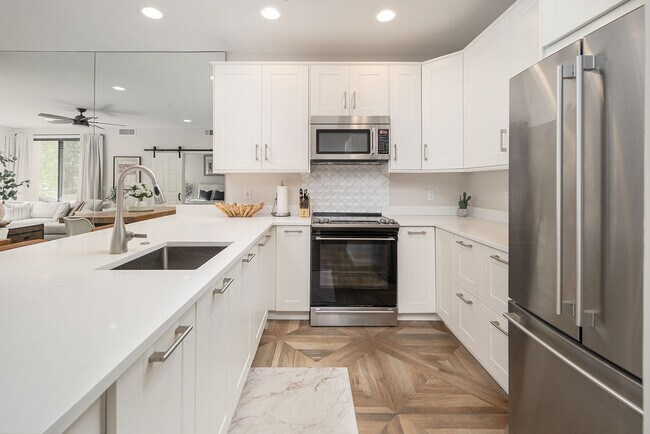 Building Photo - 7700 E Gainey Ranch Rd