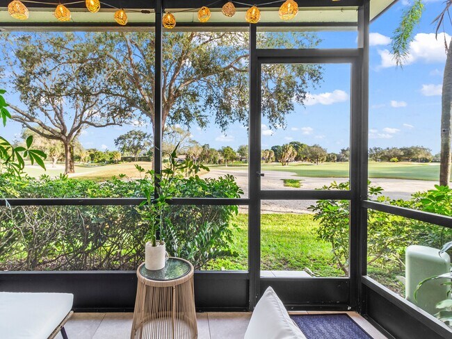 Foto del edificio - 9001 Jacaranda Ln