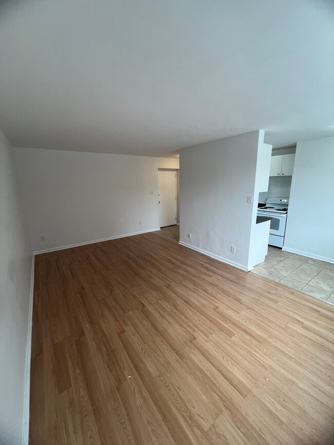 Building Photo - 1535 Birchmount Rd