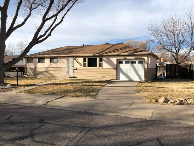 Street side - 1733 Iroquois Rd