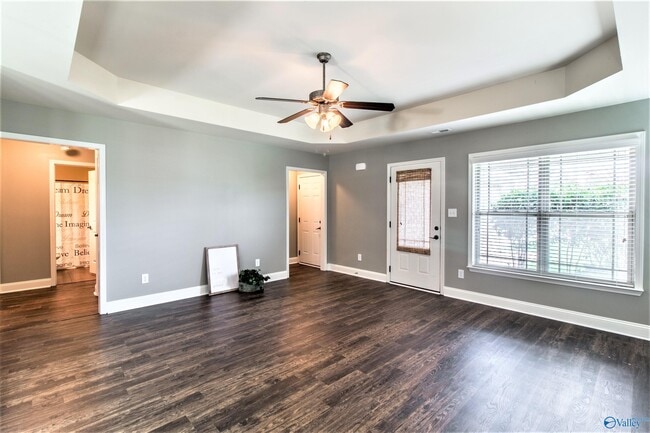 Building Photo - 5021 Montauk Trail SE