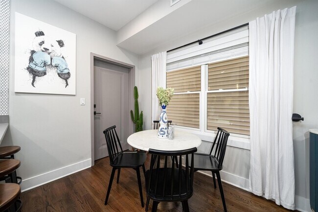 Foto del edificio - 228 Bay Street Unit 2