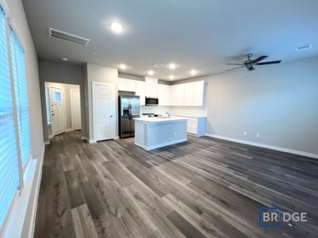 Foto del edificio - 333 N Centro Circle, Shenandoah, TX 77385