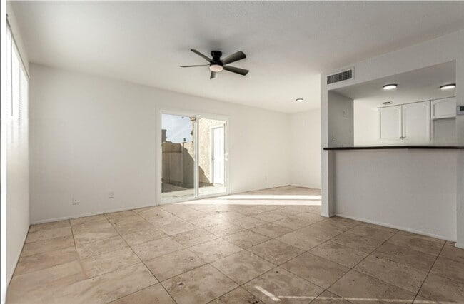 Photo - 4523 E Wood St Townhome