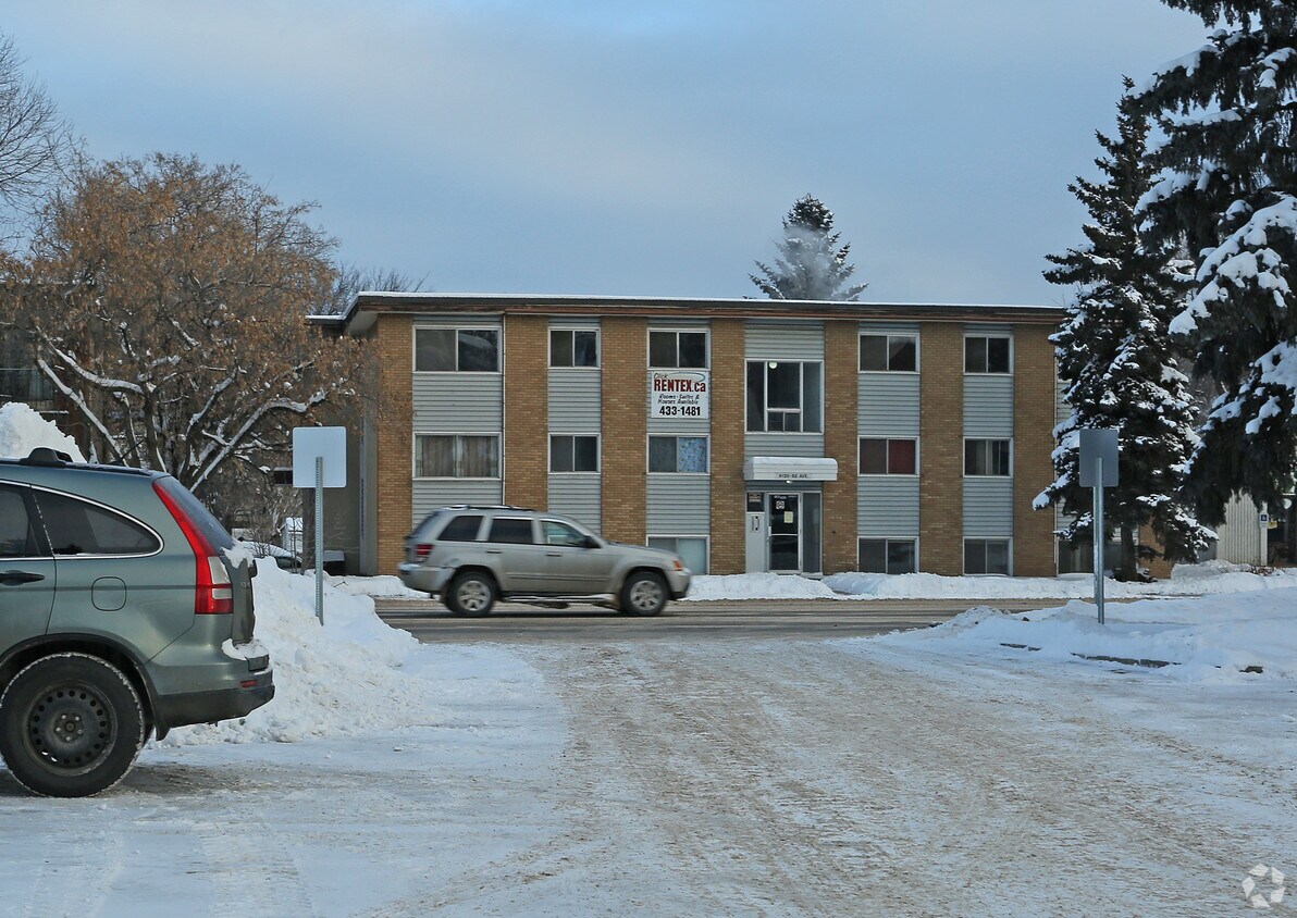 Photo du bâtiment - 9130 82nd Ave NW