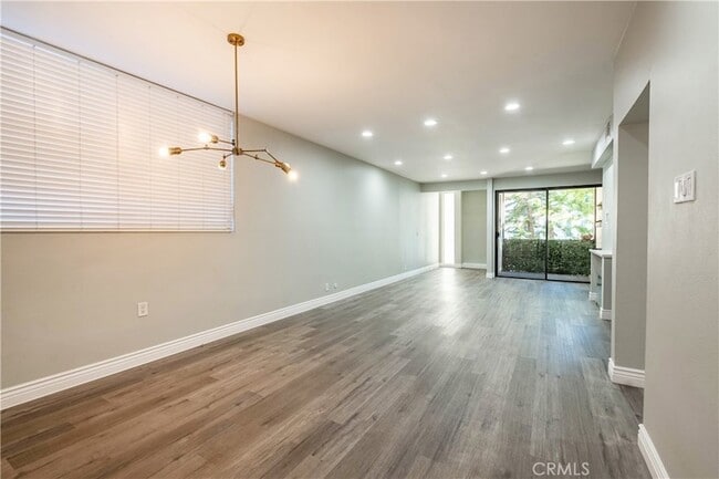 Foto del edificio - 1305 N Columbus Ave