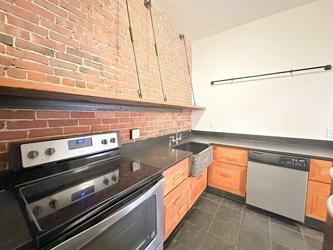 Building Photo - 535 Massachusetts Ave