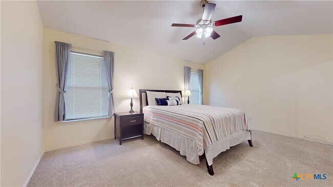 Foto del edificio - 1021 Hillcrest Forest