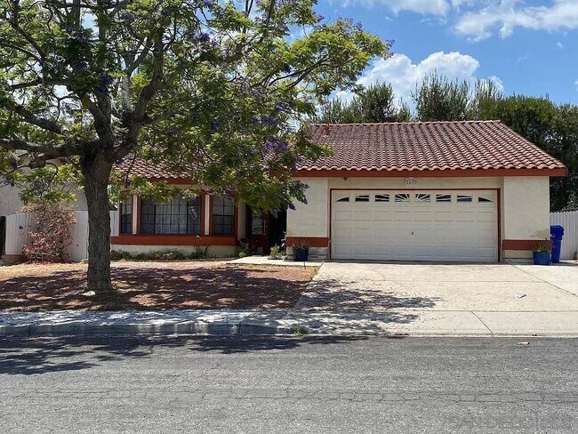 Building Photo - 1635 Quiet Hills Dr