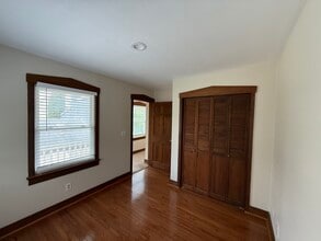Building Photo - 1181 W Washington St