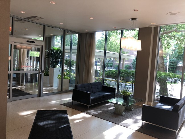 Building Entry - 1255 N Sandburg Terrace