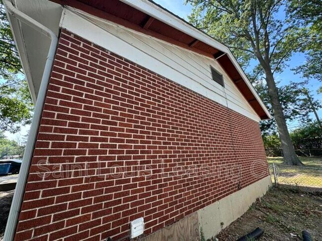 Foto del edificio - 10423 Tanner Dr