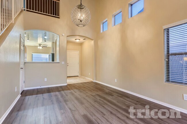 Building Photo - 44 S Greenfield Rd