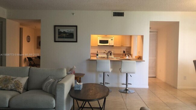 Building Photo - 2025 Lavers Cir