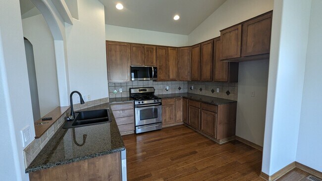 Building Photo - Fieldstone Home