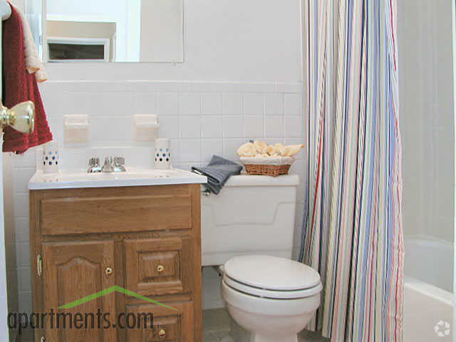 Primer cuarto de baño - Regency Arms