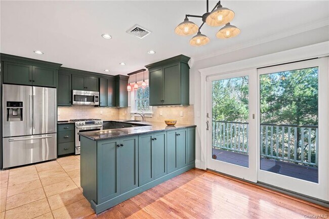 Foto del edificio - 16 Mayflower Ct
