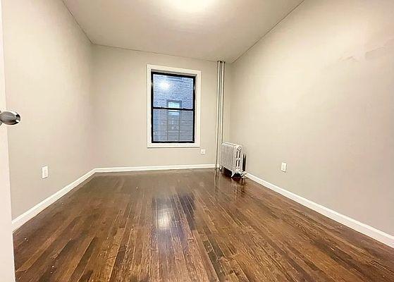 Foto del edificio - 2 bedroom in BRONX NY 10467