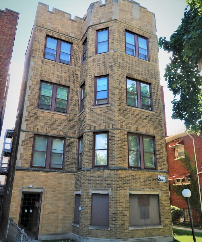 8035 S St Lawrence Ave Unit 1B, Chicago, IL 60619 Condo for Rent in